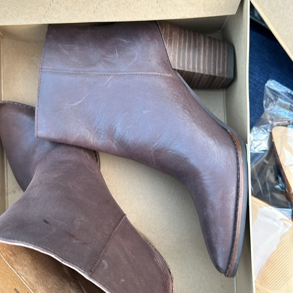 Lucky brown boots - Picture 4 of 4